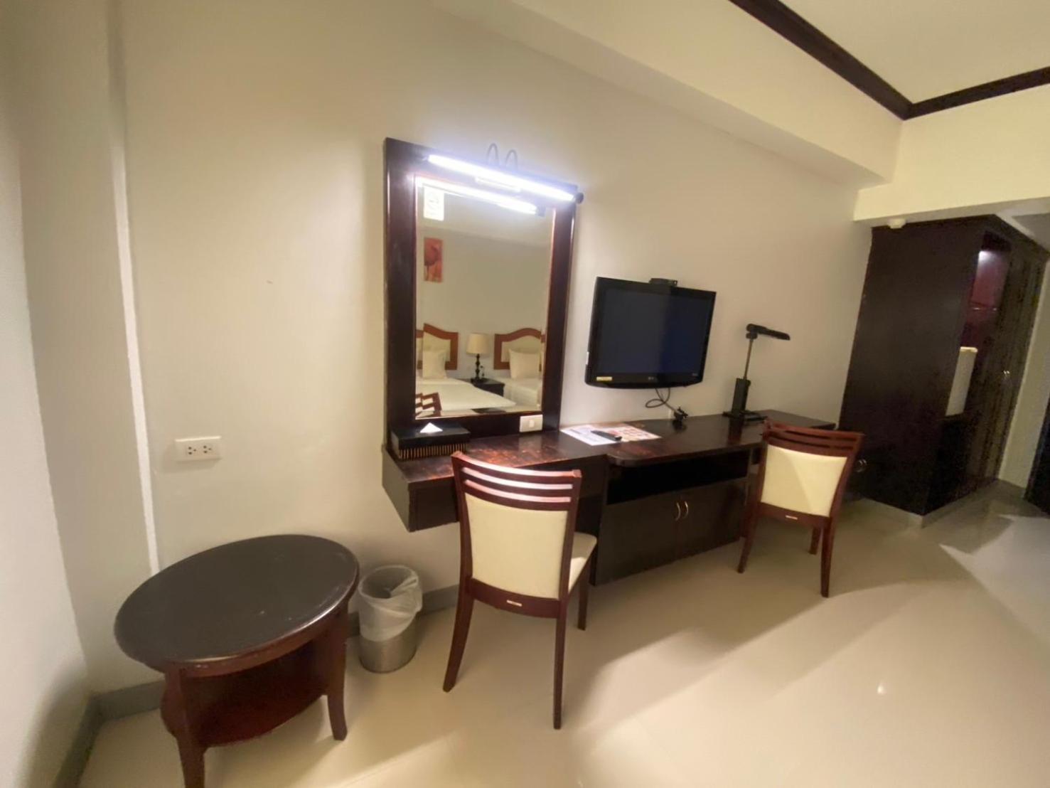 Major Grand Hotel Chum Phae Habitación foto