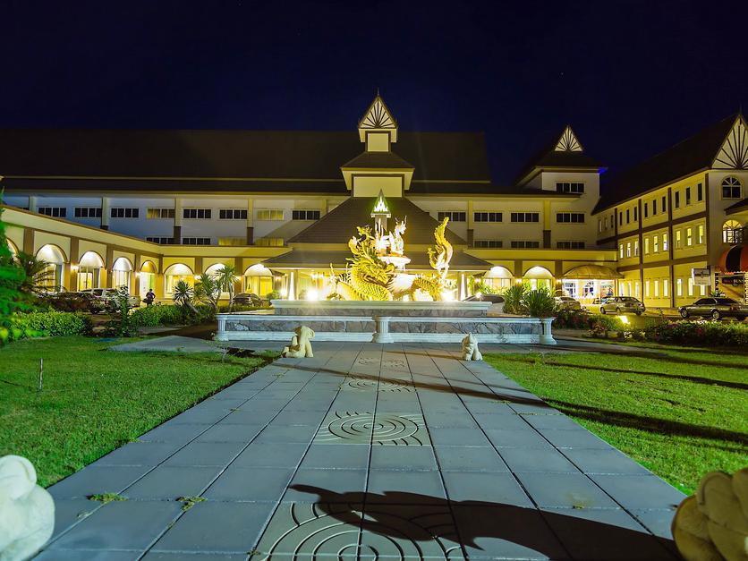 Major Grand Hotel Chum Phae Exterior foto
