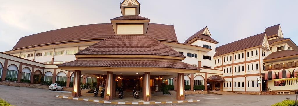 Major Grand Hotel Chum Phae Exterior foto