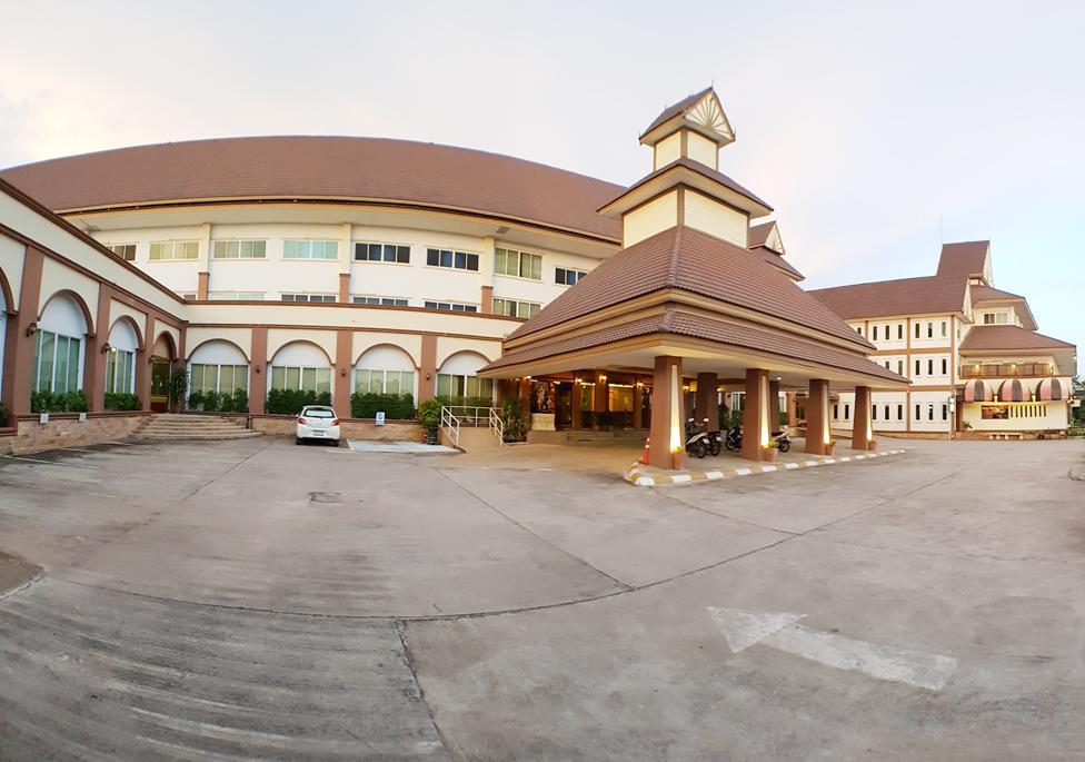 Major Grand Hotel Chum Phae Exterior foto